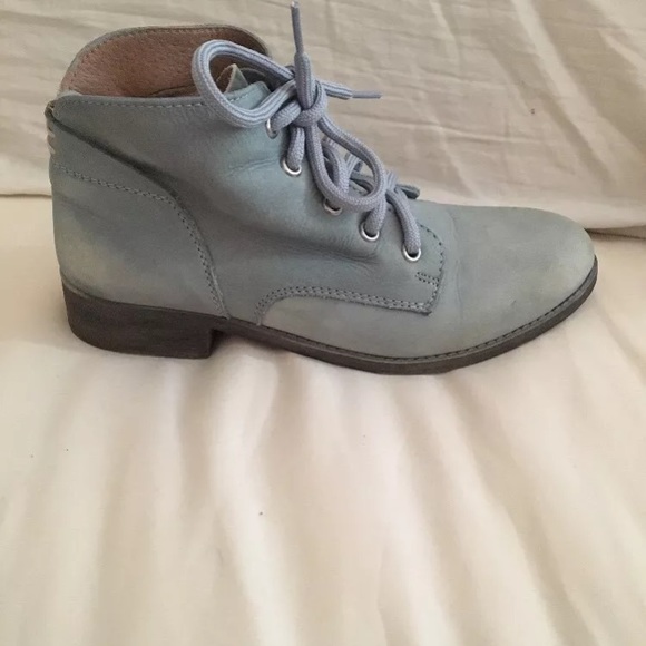 SOLD‼️New Steve Madden Boots Blue Leather Booties - Picture 2 of 6